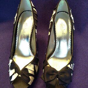 Shoes - Black and White - With or without clip on Bow